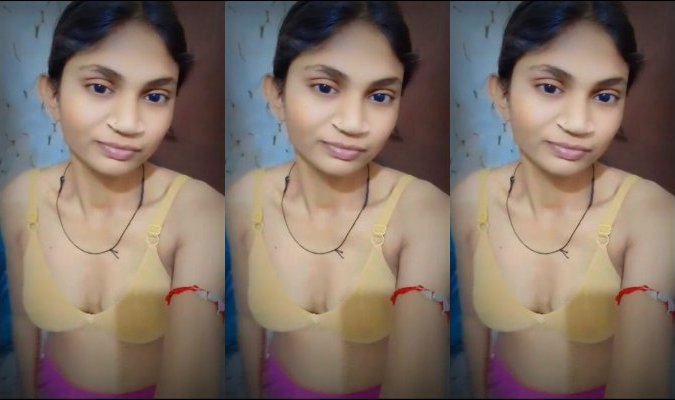 CUTE SLIM YOUNG DESI VILLAGE GF SHOWING BOOBS